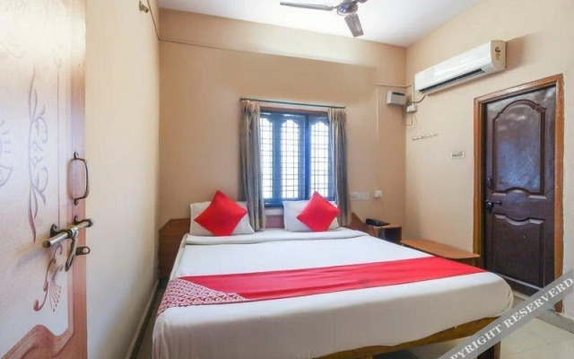 Sri Srinivasa Lodge by OYO Rooms