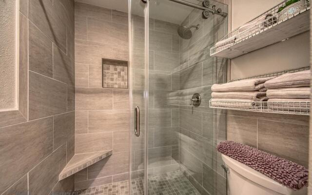 The Float Inn 3 CW B209