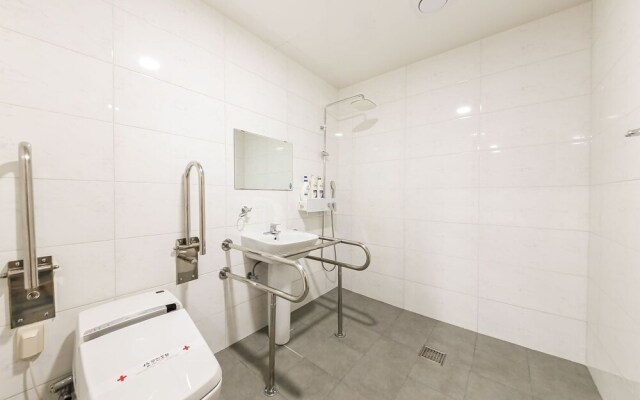 Yeosu San Self Check-in Hotel