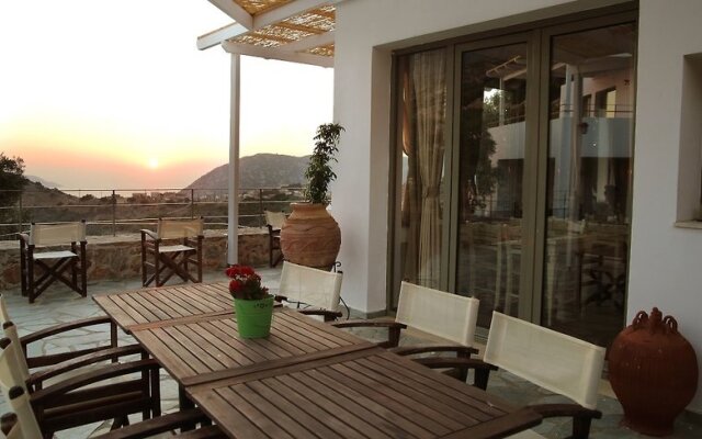 Mourtzanakis Residence