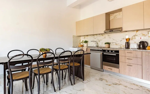 Sanders River Plaza Limassol Apartment