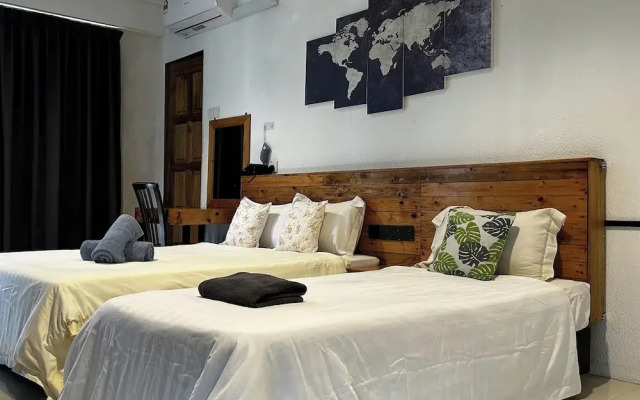 Riverbank Dungun Guesthouse & Cafe