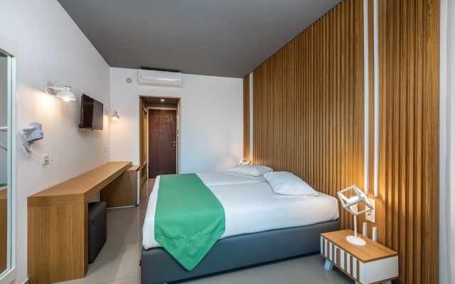 Zeus Hotel