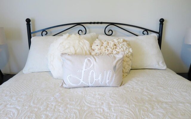 Spring Creek Cottage B&B