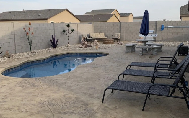 Brand New Bullheadcity Pool Home