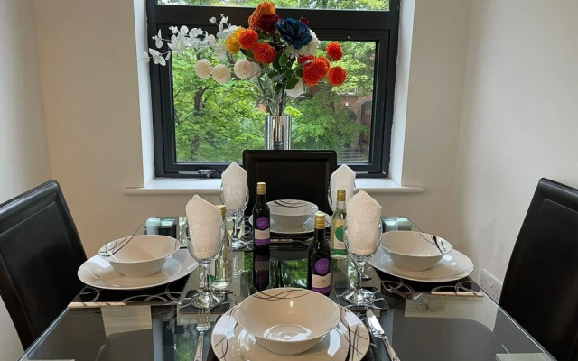 Clarendon Luxury Gated City Apartments