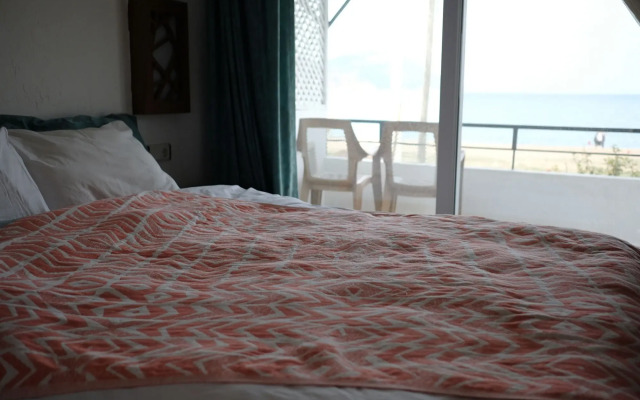 Ceneviz Hotel