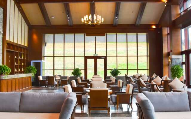 Changbaishan Luneng Resort Maplewood Chalet