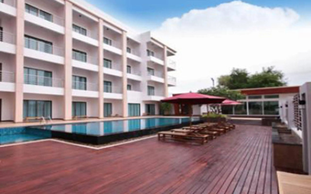 Paragon Suites Resort