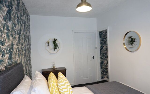 Lady Wilson Apartment