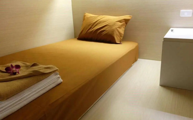 Loma Hostel at Phuket Town