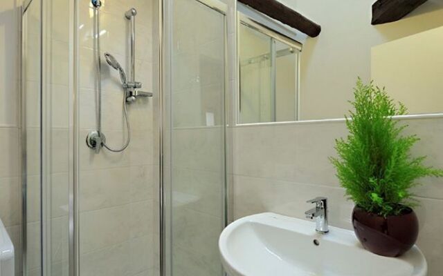 Lovely Canal View Apartment