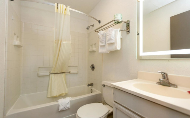 SureStay Hotel by Best Western Seaside Monterey