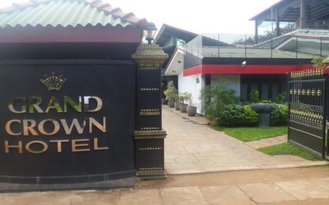 Crown Grand Hotel