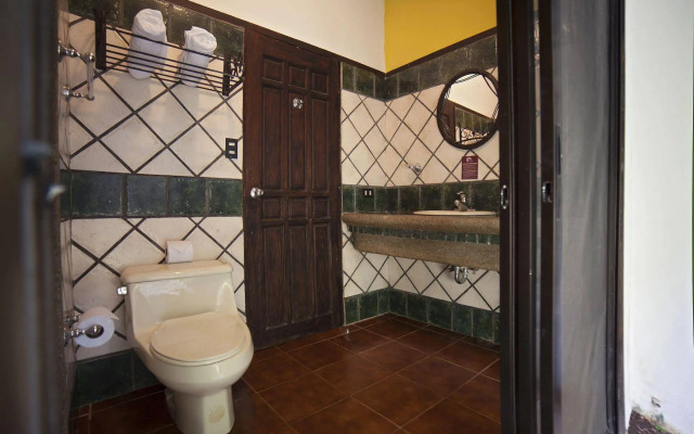 Hacienda La Pacífica Eco-Lodge