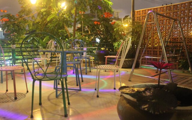 4 Seasons Hostel