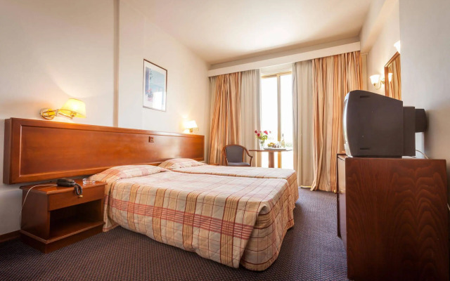 Crown Resorts Horizon Hotel