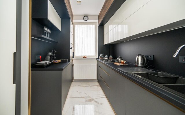 Luxury Design 2bdr Apartment