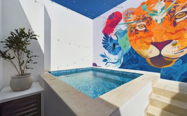 Spectacular Apartment Bridge Pool