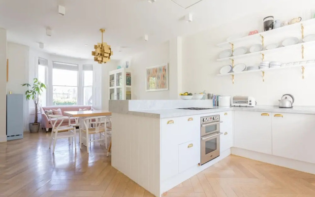 Oakington Road by Onefinestay