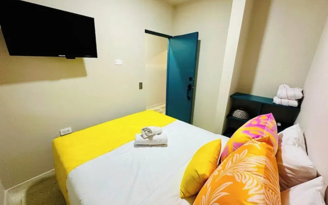 Del Tropico Hotel