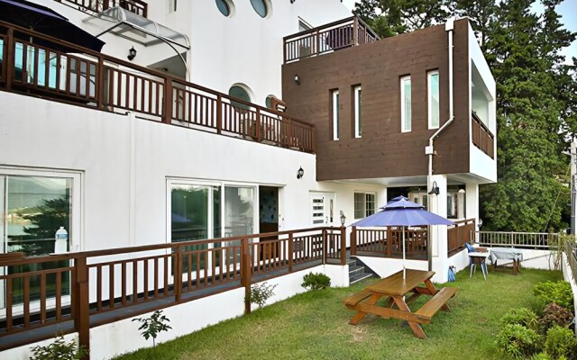 Geoje Blue Beach Pension