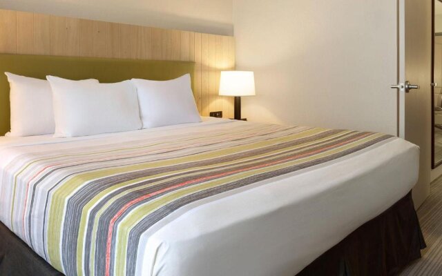 Country Inn & Suites by Radisson, DFW Airport South, TX