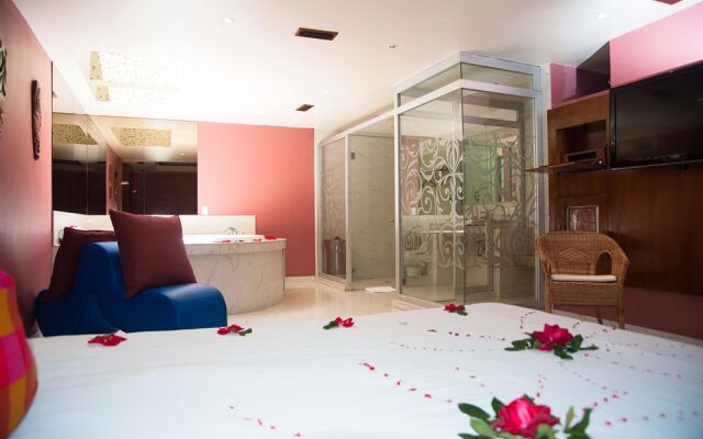 Hotel Aladdin Caracas - Couples Only