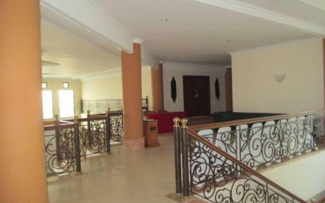 Elty Suites Lesung Batu