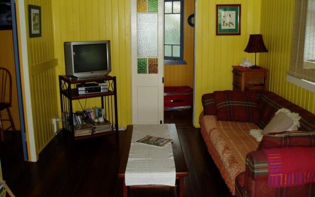 Mango tourist Hostel