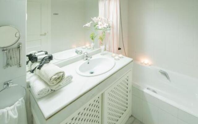 Apartamentos Puerto Marina Beach