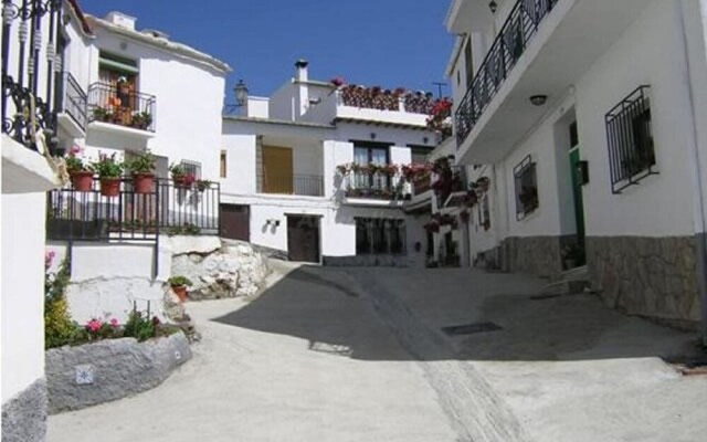 House With 4 Bedrooms in Yegen, With Wonderful Mountain View and Furni