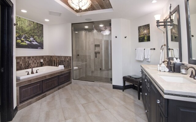 26 Avondale Lane. 3 Bedroom Condo by RedAwning