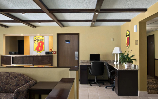 Super 8 by Wyndham Whitewater WI