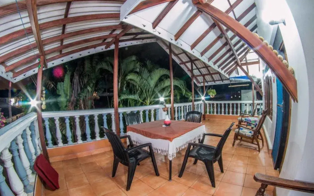 Oyo 467 Lioni Holidays Villa