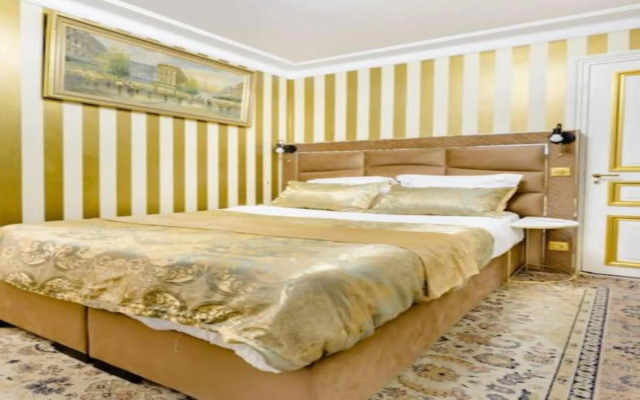 Premium studio 2 minutes walk from Champs-Elysees