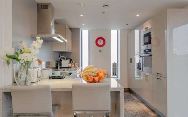 2 Bedroom Penthouse Apartment in Pimlico