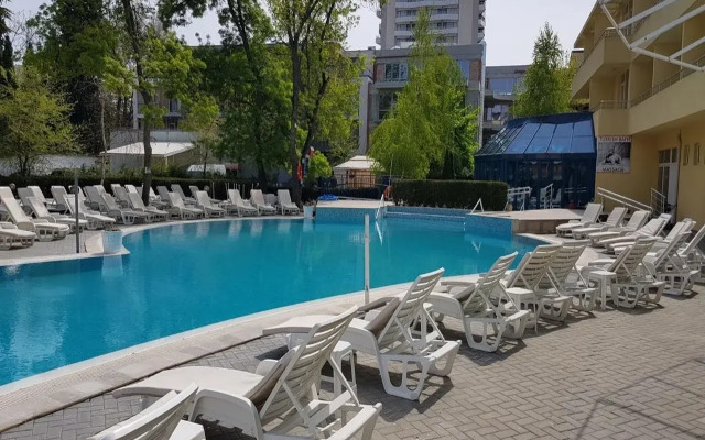 Sun Palace