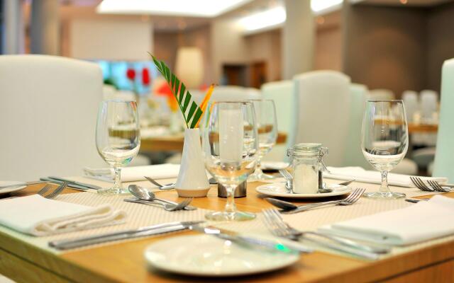 Holiday Inn Mauritius Mon Tresor by IHG