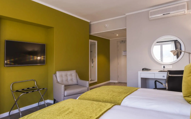 Simon's Town Quayside Hotel