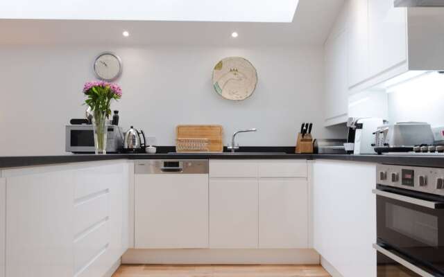 Elegant 2 Bedroom Garden Flat In East Dulwich