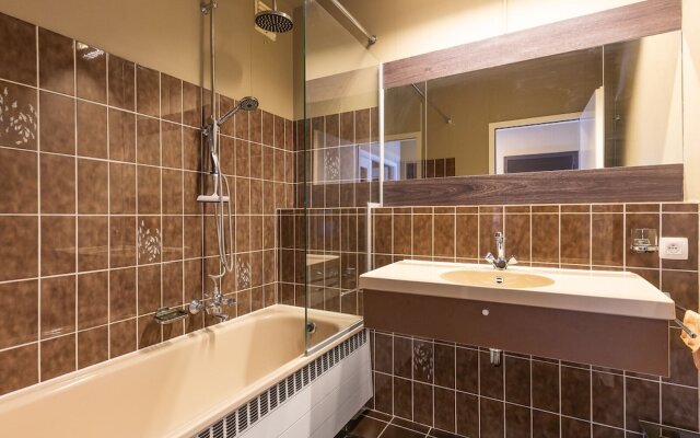 Apartment With a Nice Terrace