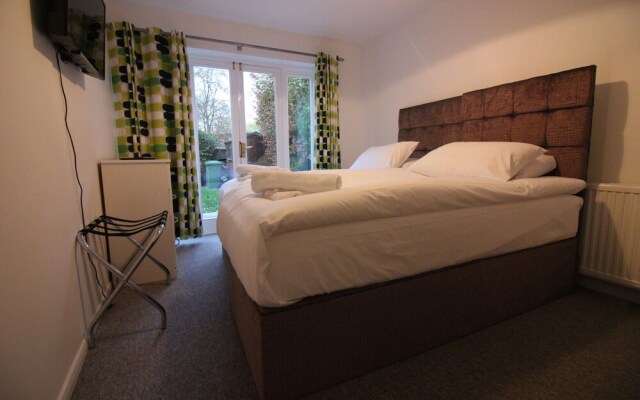 Cherry Hinton Rooms (SnooozzZ)