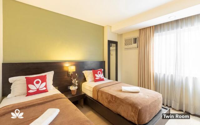 Lorenzzo Suites Hotel