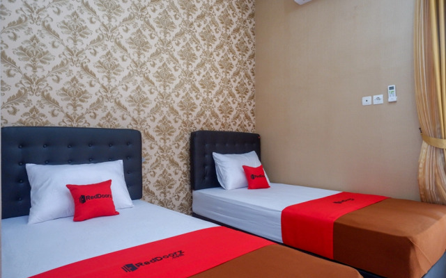 RedDoorz Syariah near Stasiun Gumilir Cilacap