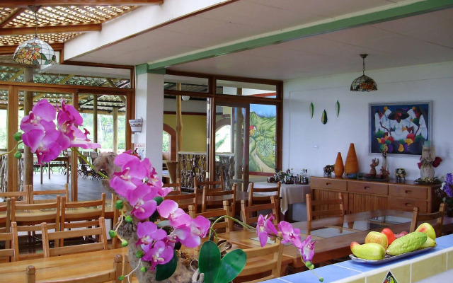 Guayabo Lodge
