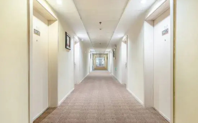 Loulan Hotel (Liaocheng Bus Terminal Wanda Plaza)