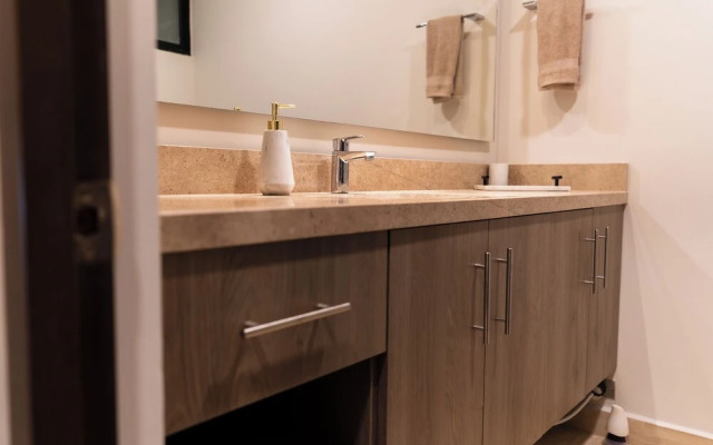 Luxurious Studio Rooftop Pool BBQ Gym