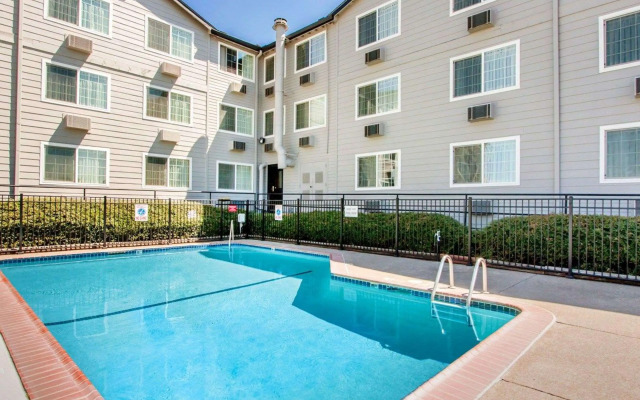 Quality Inn & Suites Springfield - Eugene North