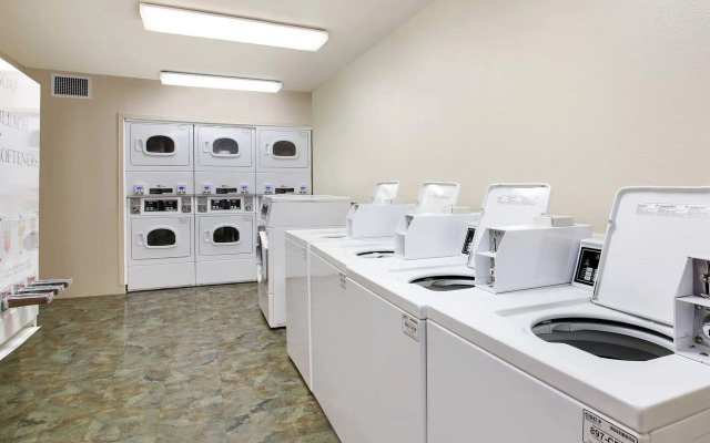 WoodSpring Suites Cincinnati Fairfield